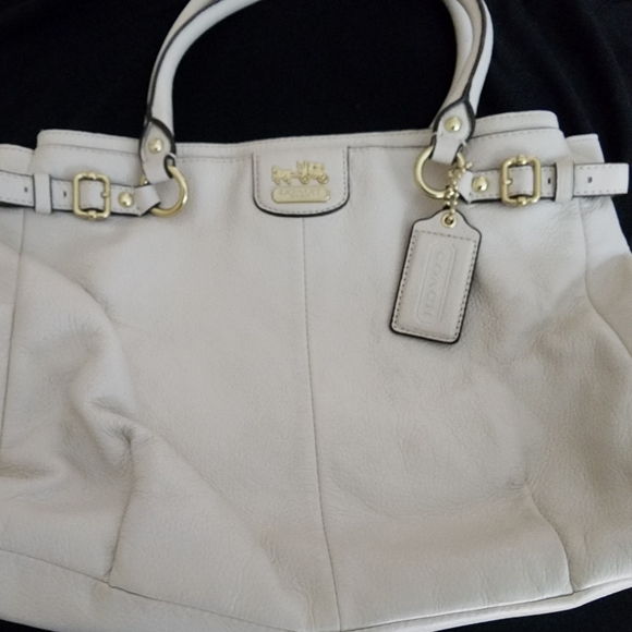 Coach - Picture 5 of 5